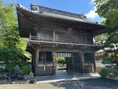 1番札所 霊山寺（りょうぜんじ）

徳島は綺麗な青空です。気温もちょうどです。お遍路日和ですね(^-^)