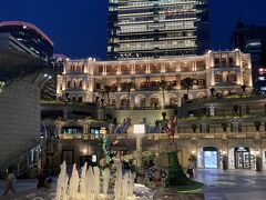 チムサーチョイの廣東道にあるこちらの建物は
水上警察署として19世紀末に建てられました。
現在ではホテルやレストランが入る複合施設となっています。