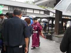 武将の衣装を着た人たちが演舞を行っていました。
なかには長身の美形な若侍もいました。
剣道を練習している私の孫も成長したら凛々しいお侍に
なって欲しいと思いました。