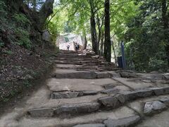 備中松山城へ登山です。
ふいご峠の駐車場から歩いて20分ぐらいかかる