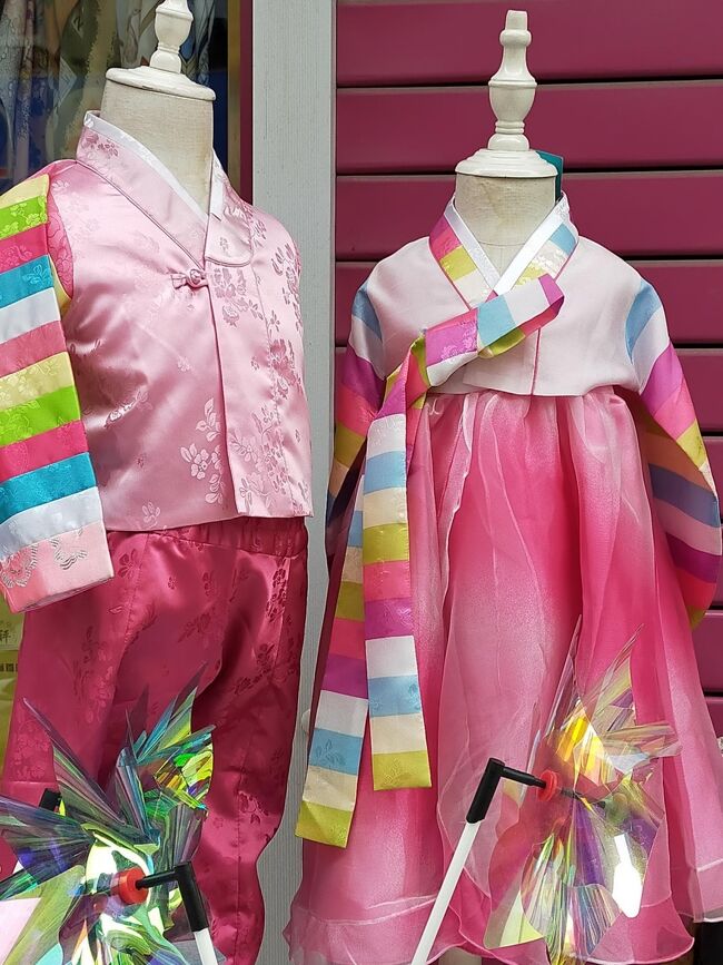 かわいい韓服もあります