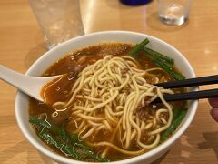 この店の名物台湾ラーメン。
ひき肉、ニンニク、ニラ。唐辛子が乗っており、しっかり辛い。