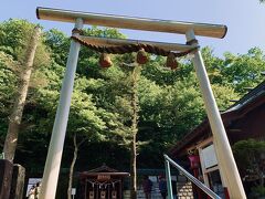 15:30 伊香保神社
石段の終点、伊香保神社に到着。
とくにどこも寄らずまっすぐ登っていたので15分で登り終えました。