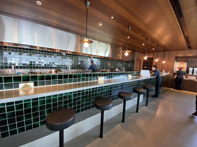 キャセイパシフィックのラウンジ<br />7:30～17:30<br />空いていて広々してゆくりできる。