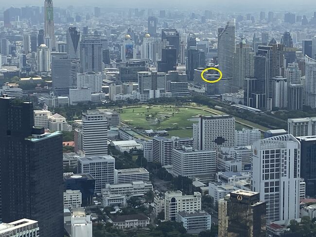 あ！3月に泊ったホテルのプールが見えた