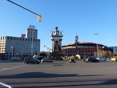 午後はのんびり街を散策です。

右奥に見えるのは"Arenas de Barcelona"というショッピングモール的な施設。
時間がなくて中には入りませんでした。



この日もなんだかんだ朝から沢山歩いたので疲れ果ててしまい、夕食はホテルでカップ麺を食べました。
（昼食後は写真もほとんど撮っていなかったので、相当疲れてたのかな）




これにてバルセロナ編は終わりです。
コルドバ編へ続きます。