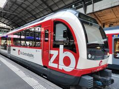 翌日、お互いムカムカしながらの電車移動
スイスはSBBアプリを活用し、乗り継ぎもスムーズです。
ルツェルンからはゴールデンパスラインという、人気路線。
早朝の時間帯なら予約なしでいけるかなと
8：06発です。楽勝で席ゲットした。