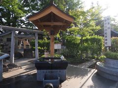 外堀のすぐ近くに松本神社。
井戸です。

ここのお水が美味しい。
松本は湧水が多くて、それも有名です。
周囲の山々からきれいな水が地下水として流れてくるんだね。