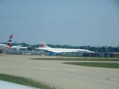 福岡からソウルそしてカタール航空でドーハ―を経由してロンドン・ヒースロー空港に到着、現地時間は13時過ぎ、福岡空港を出てもう24時間以上経過したが、ソウルでもドーハでも降機してラウンジでリフレッシュできたので疲れはない、窓の外にコンコルドが見えた