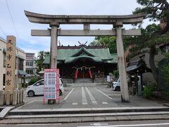 久保市乙剣宮神社に入ります。