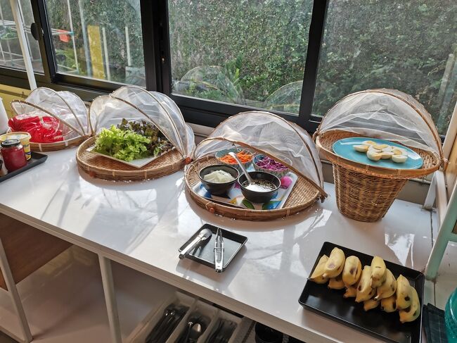 Baan Mai Kradan Hostel Chiang Rai<br />バーンマイクラダン　ホステル　チェンライ<br /><br />朝ごはん<br />毎日同じメニューだけど、生野菜がもりもり食べれるので嬉しい。<br /><br />朝食時間　7:00-10:00