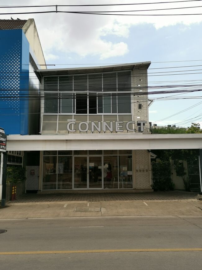 Connect hostel Chiangrai <br />コネクトホステル　チェンライ<br /><br />朝ごはんしっかり食べて、<br />昼夜兼用で遅めにランチすると1日2食になっちゃうので、<br />そんなに食べ比べ出来ないのが残念。<br />