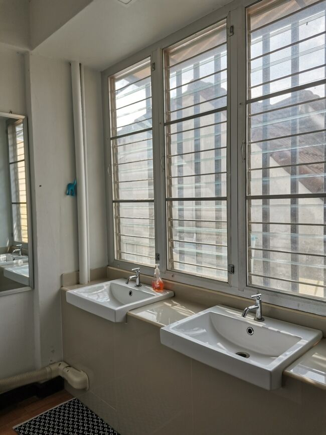 Stayin hostel Chiangrai <br />ステイイン　ホステル　チェンライ<br /><br />洗面所<br />ドライヤーもついてます。