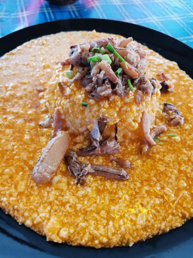 ラーンクンヤーイ　バイ　シェフケン チェンライ<br />raan khun yaay by Chef Keng Chiangrai <br /><br />なんて言えばいいかな。<br />強いて言えばたまごあんかけご飯。<br />多分生クリーム使ってると思うんだけど、<br />タイの名前クリームって甘いでしょ。<br />だからこれも気持ち甘いの。<br />なので好みが分かれると思う。