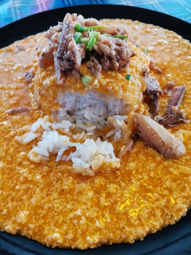 ラーンクンヤーイ　バイ　シェフケン チェンライ<br />raan khun yaay by Chef Keng Chiangrai <br /><br />カニの身もたくさん入ってるし、<br />ボリュームもバッチリ。