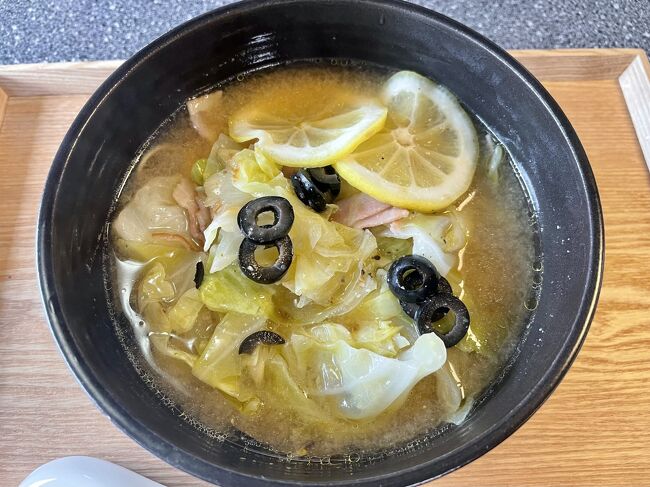 お食事処を見つけ、レモンとオリーブのそうめんを頂きました。<br />ちょっと地中海風なお味、あっさりしていて美味しかった～。<br /><br />映画村内にはお土産屋さんも数店舗あり、ここでお土産大人買い。<br />沢山買ったのでおまけも沢山付けてくださいました。