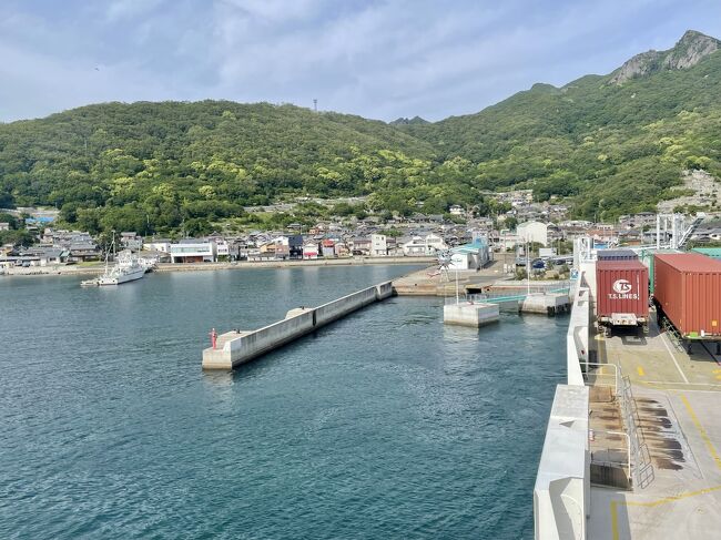 バイバイ小豆島！この旅5回目の船での移動。<br />船旅の開放感が大好きです。