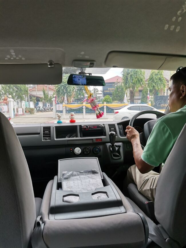 Red Cross blood donation chiangray <br />赤十字献血センター　チェンライ<br /><br />ここは事務センターだから献血はチェンライ病院の近くの所だからと<br />そこまで車で送ってくれる事になりました。<br />炎天下の中なので、助かった。<br />ありがとう。