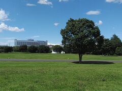 ここから昭和記念公園
ホテルから敷地内であれば歩いて3分程度です。