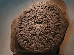 「太陽の石（アステカカレンダー）」 
※本作品は出展されていません。メキシコ国立人類学博物館にて撮影
