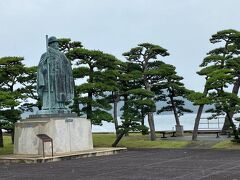 御木本幸吉の像、鳥羽の英雄的存在です