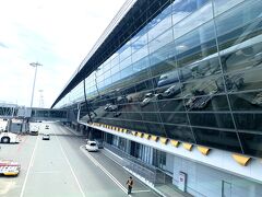 イタリア人建築家：レンツォ・ピアノ氏によるデザインで建てられたこだわりのターミナルビル。