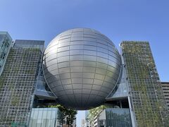 名古屋市科学館の球
ホテルから見えていた球ですね