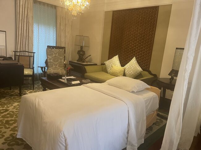 ツインベットのオーダーでしたが<br />キングに変更で<br />小ちゃいベッド?用意してもらった。