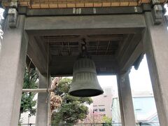 ▲▽横網町公園▽▲　▽幽冥鐘▽
大江戸線両国駅でおり、旧安田庭園を散策するつもりで案内に沿って進むと塔が見えた。のでそちらにブラブラ。12:08 横網町公園着。
