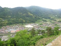 リフトを降りて10分ぐらい歩きますと
津和野城があります。そこからの景色は最高です