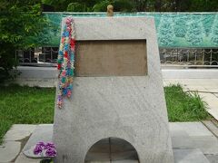 日本人墓地
第二次世界大戦後、ソ連に抑留され、強制労働のためこの地に連れてこられて亡くなった79名の日本人が眠っています。

こちらは、永遠の平和と友好の誓いの碑です。