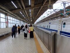 東京駅から熱海駅まで「こだま」で45分、「ひかり」で36分