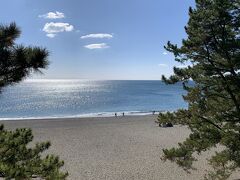 レンタカーでまず向かったのは【桂浜】