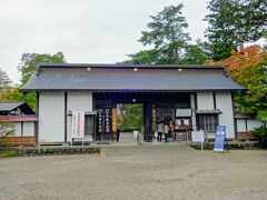 次の電車が来るまで少しだけ時間があったので、毛越寺にも行ってみました。