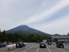 水ヶ塚公園から今日は良く見えました。
宝永山はちょっと富士山に重なっているけど見えますね。
右の小山は二ツ塚の上塚です。