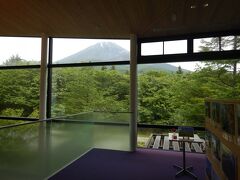 森の駅富士山の2階からも良く見えました。
ここから見たのは初めてかも。