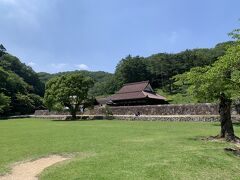 14：00
特別史跡旧閑谷学校
岡山藩主池田光政が建てた日本ではじめての「庶民のための公立学校」
今もかな～り山の中にありました

