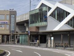 松任駅
松任城の最寄り駅。
金沢駅から数駅離れている。
