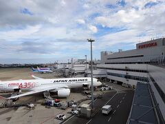 出発は福岡空港。
長崎から宮崎へは、車で行くか、新幹線と特急を乗り継いでJRで行くか…と思ったのですが、ORC（ANAのコードシェア便）の福岡-宮崎便があるので空路で行くことにしました。