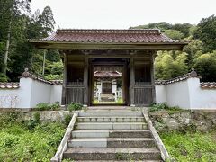 豊栄神社の随神門。