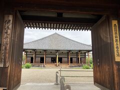 元興寺に入ることにしました。