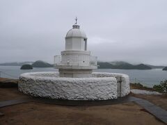 明治27年（1894年）に点灯を開始した「中ノ鼻灯台」。来島海峡を通らない来島海峡迂回航路を航行する船の道しるべとなる灯台で今も現役です。