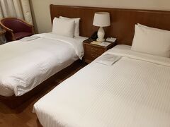 ホテルに到着！
旅行中って興奮して、全然眠くならないんですよね…
この日も眠れませんでしたー。

2日目終了です！