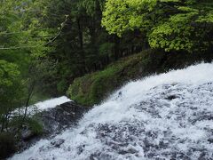 前日も訪れた湯滝のスタート地点