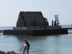 カメハメハ大王が晩年を過ごしたと言われるカイルア・コナ。
この地にアフエナ・ヘイアウを建てたと言われています。
（現存する物は復元らしい）