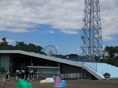 さて　仙台から地下鉄東西線に乗って
八木山に　来ました
夫が乗って出勤した　車を回収します
今日は富谷の歯医者に　予約があるので
どうしても　必要です

八木山動物公園駅から　バスもあるけど
天気がいいから　歩きましょう
私が小さい頃からある　ベニーランド(遊園地)です