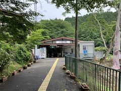 2駅、電車に乗って「室生寺」駅へ。