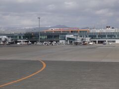 約1時間20分で函館空港に到着です。