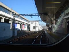 しばしののち、小田原駅到着。ここで結構な乗客が乗り込んできました。
