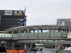 新横浜北口駅前 円形歩道橋